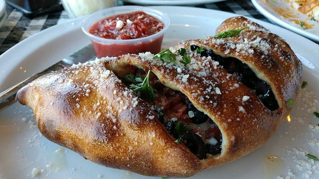 Puccinis Smiling Teeth Pizza & Pasta | meal delivery | 3801 Dylan Pl, Lexington, KY 40514, USA | 8592231588 OR +1 859-223-1588