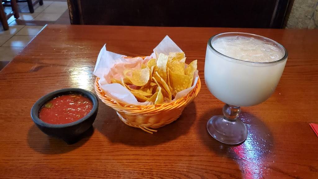 El Tapatio | restaurant | 101 Place Rd, Jasper, IN 47546, USA | 8125560660 OR +1 812-556-0660