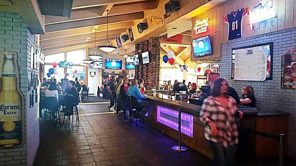 Jimmy Bs Bar and Grill | restaurant | 606 Ohio Pike, Cincinnati, OH 45245, USA | 5137539464 OR +1 513-753-9464