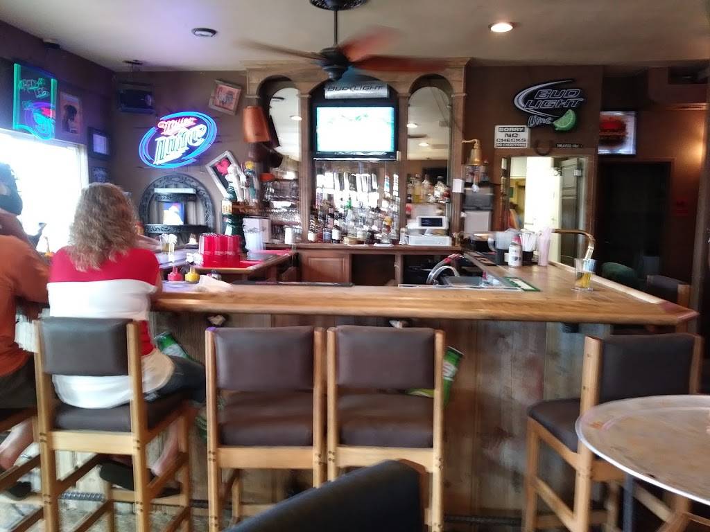 Roosters Grille & Pizzaria | restaurant | 1000 5th St, Calhan, CO 80808, USA | 7193473280 OR +1 719-347-3280