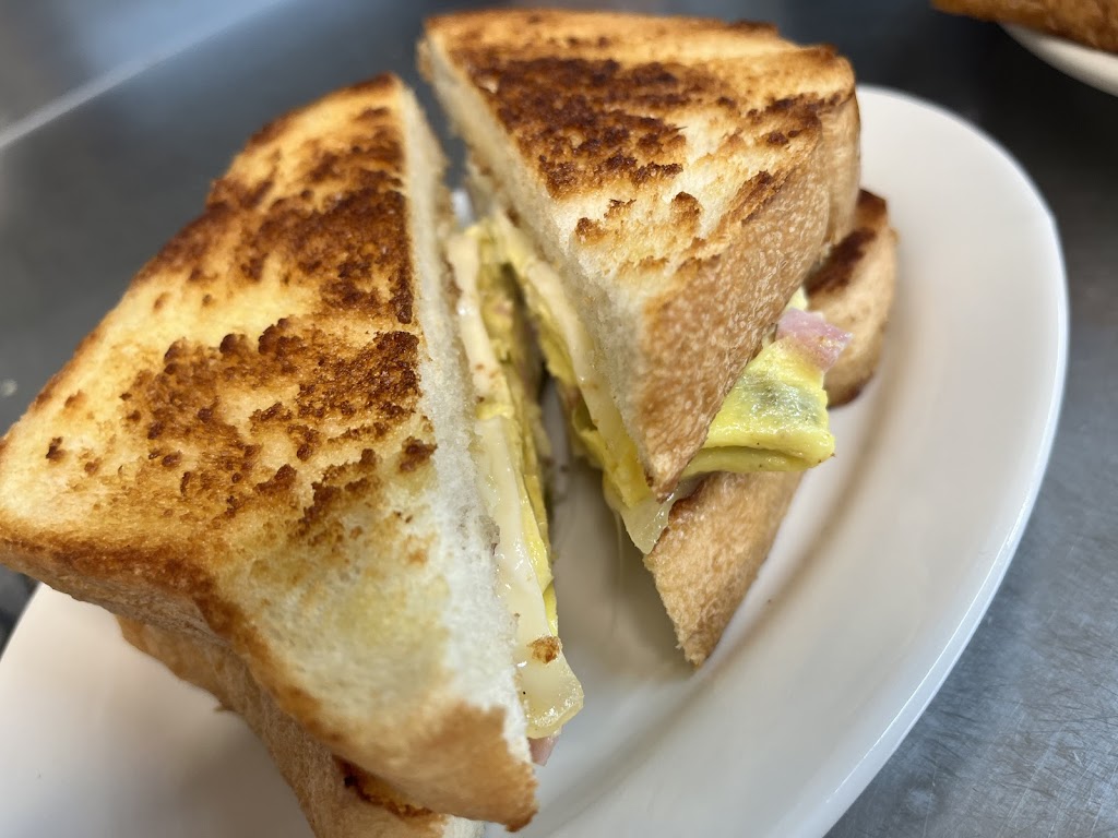 McLaughlins Family Restaurant, LLC | restaurant | 66 Park St, Milo, ME 04463, USA | 2072799850 OR +1 207-279-9850