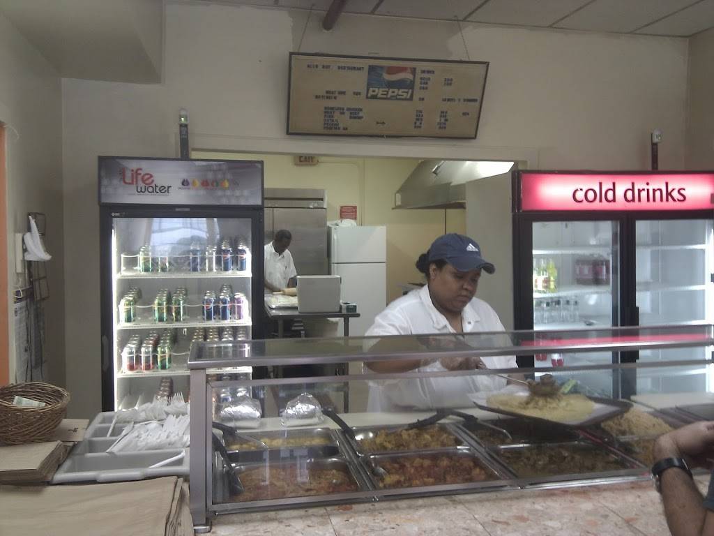 Alis Roti Restaurant | restaurant | 1035 Tremont St, Boston, MA 02120, USA | 6174271079 OR +1 617-427-1079