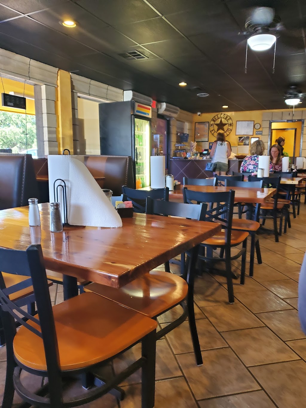 El Tapatio | restaurant | 1509 W Main St, Gatesville, TX 76528, USA | 2548655726 OR +1 254-865-5726