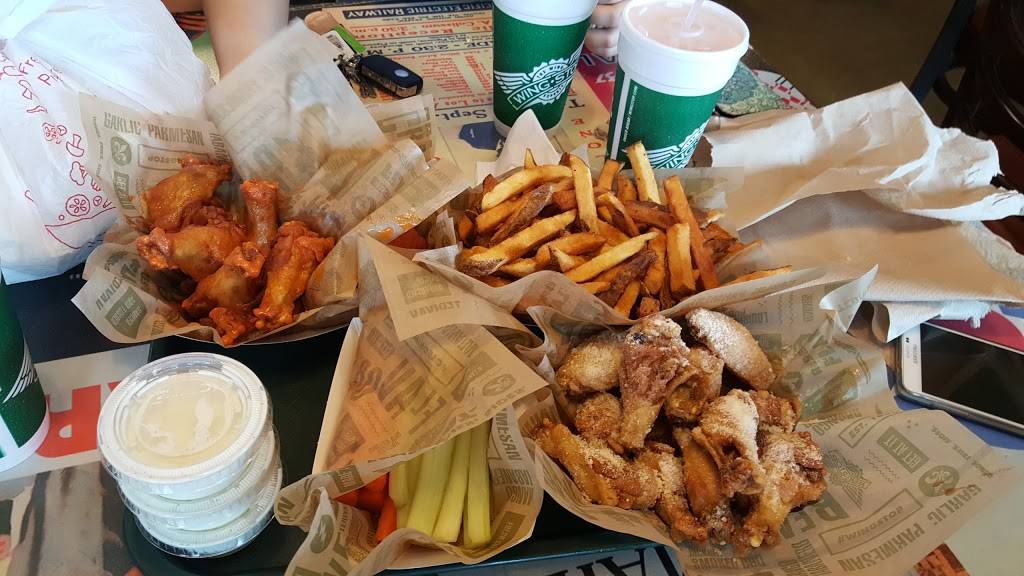 Wingstop | restaurant | 1425 Wirt Rd, Houston, TX 77055, USA | 7134649464 OR +1 713-464-9464