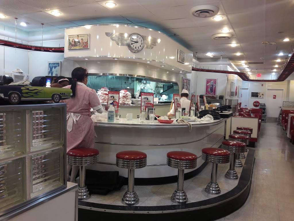 Rubys Diner | restaurant | 5 Coulter Ave, Ardmore, PA 19003, USA | 6108967829 OR +1 610-896-7829