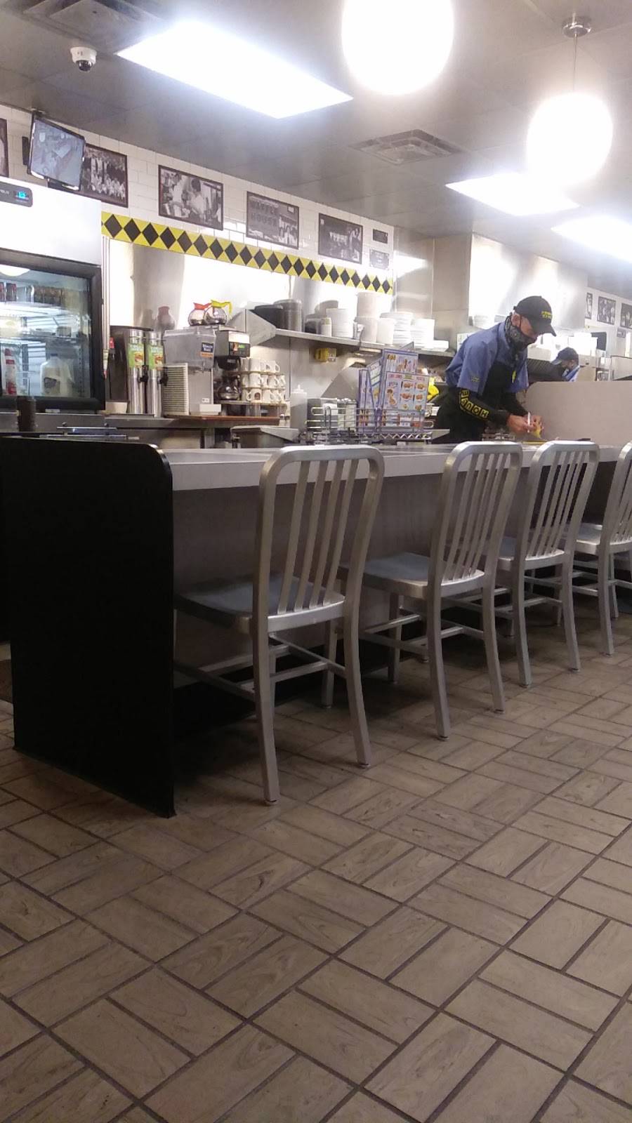 Waffle House | meal takeaway | 2805 Bass Pro Dr, Grapevine, TX 76051, USA | 6823187357 OR +1 682-318-7357