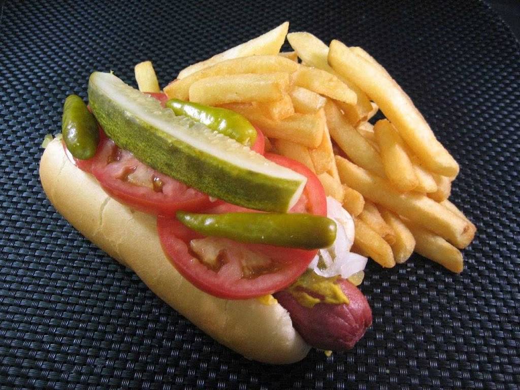 Georges Hot Dogs | meal takeaway | 1876 N Damen Ave, Chicago, IL 60647, USA | 7732274034 OR +1 773-227-4034