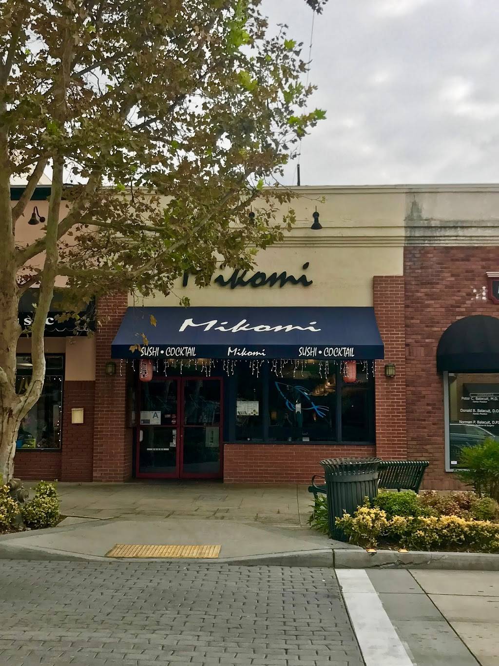 Mikomi Sushi & Bar | restaurant | 414 S Myrtle Ave, Monrovia, CA 91016, USA | 6263591058 OR +1 626-359-1058