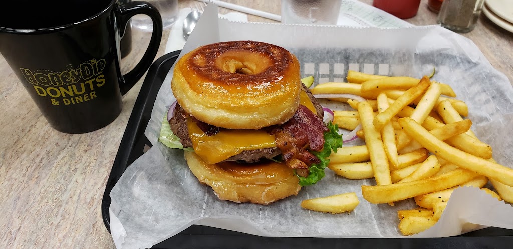 HoneyDip Donuts & Diner | bakery | 4480 Kenny Rd, Columbus, OH 43220, USA | 6144590812 OR +1 614-459-0812