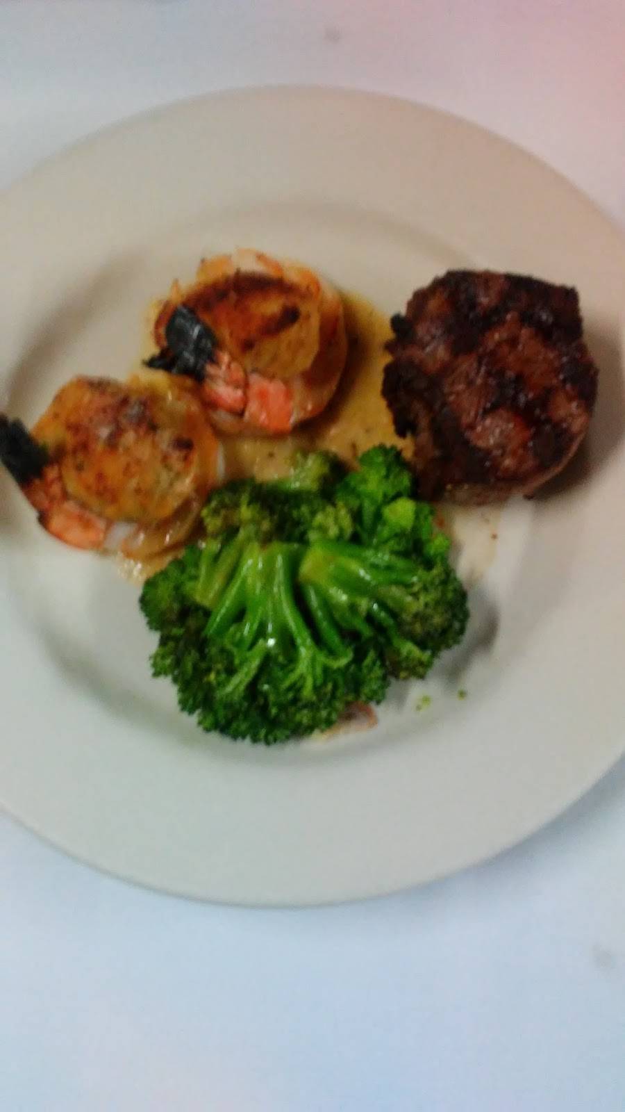 Agostinos Italian Ristorante | restaurant | 336 Pelham Rd, New Rochelle, NY 10805, USA | 9142356019 OR +1 914-235-6019