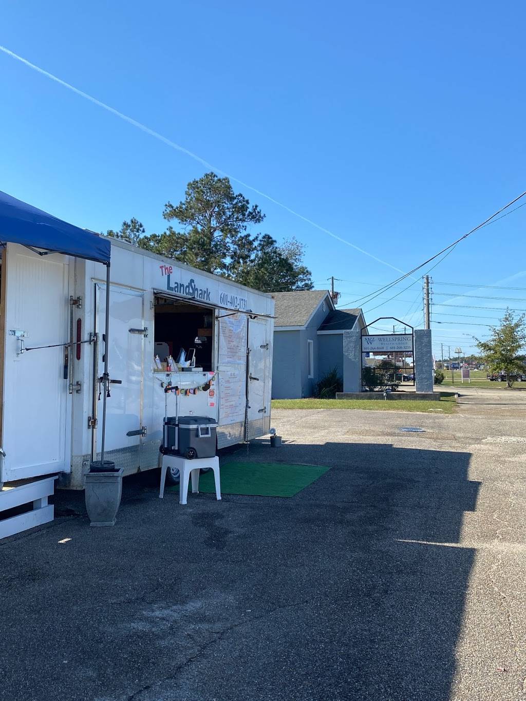 The LandShark Hattiesburg | restaurant | 6374 US-98, Hattiesburg, MS 39402, USA | 6014021731 OR +1 601-402-1731