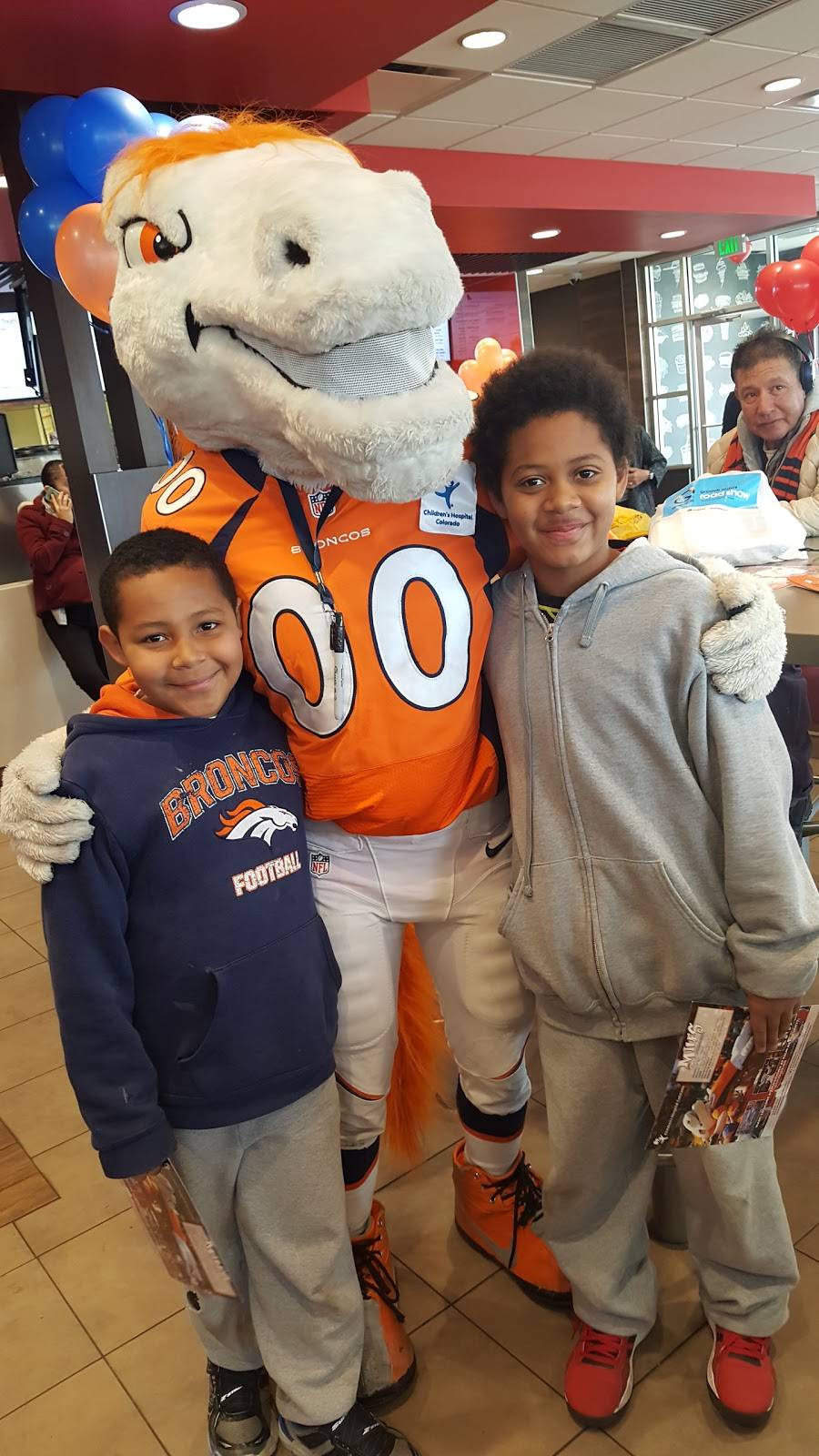 Papa Murphys Take N Bake Pizza | meal takeaway | 1945 S Sheridan Blvd #104, Denver, CO 80227, USA | 3039808022 OR +1 303-980-8022