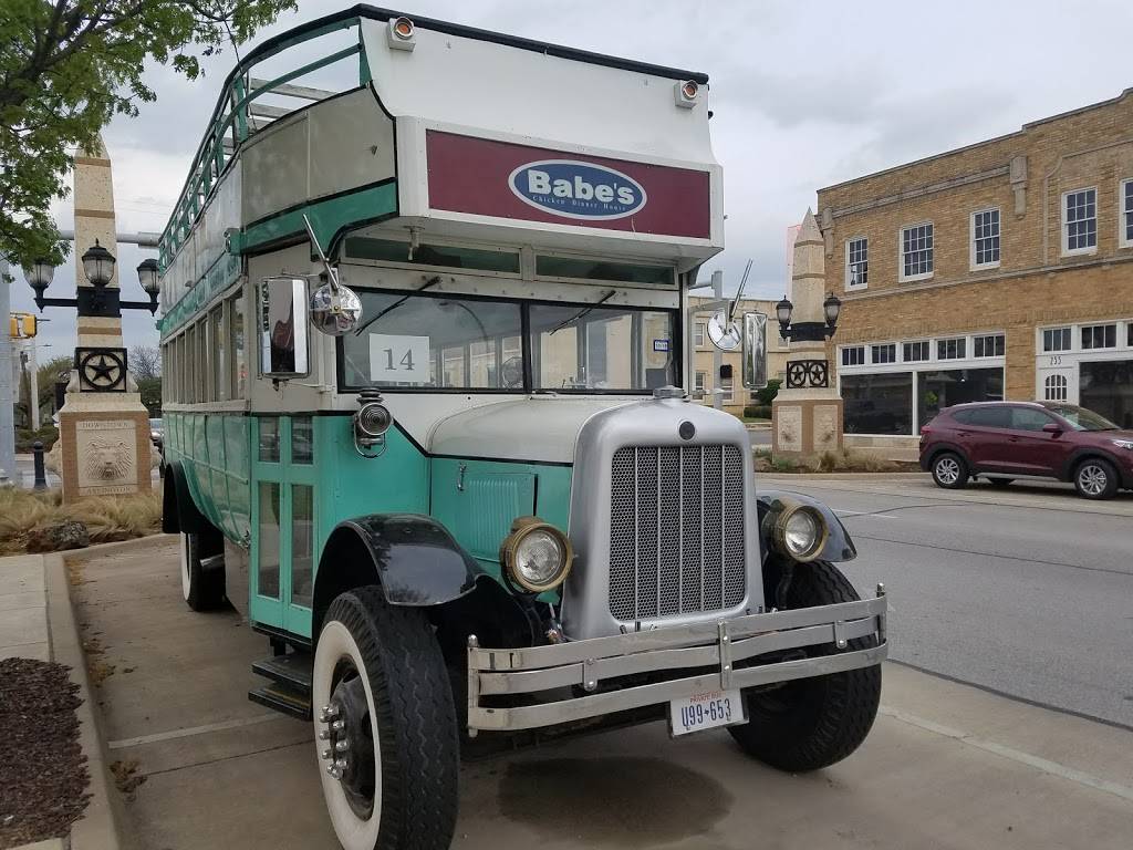 Babes Chicken Dinner House | restaurant | 230 N Center St, Arlington, TX 76011, USA | 8178010300 OR +1 817-801-0300