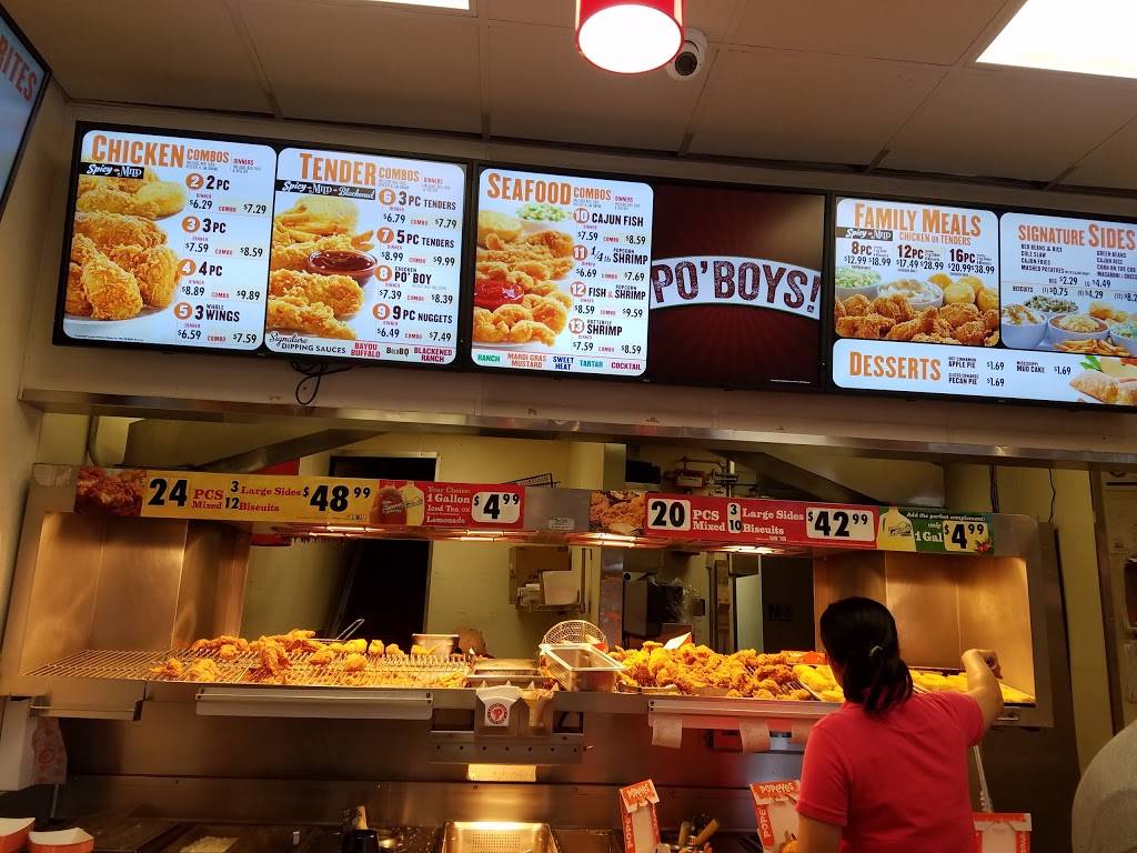 Popeyes Louisiana Kitchen | restaurant | 890 Geneva Ave, San Francisco, CA 94112, USA | 4152392089 OR +1 415-239-2089