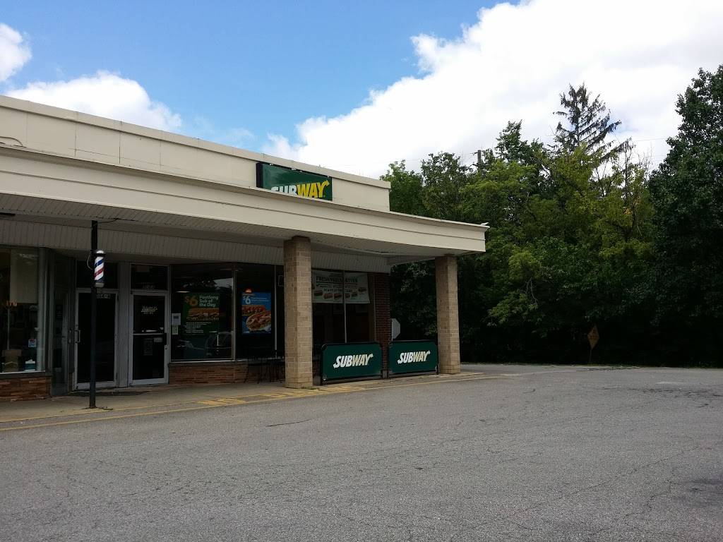 Subway | restaurant | 7062 Columbia Rd, Olmsted Township, OH 44138, USA | 4404278763 OR +1 440-427-8763
