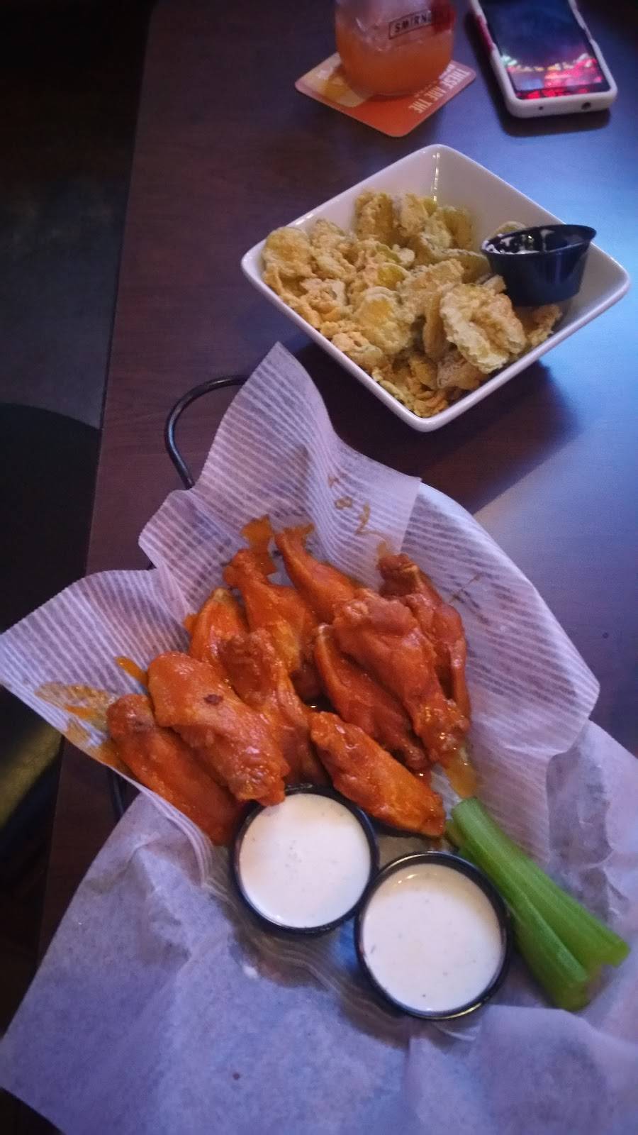 Halftime | restaurant | 156 N College St, Auburn, AL 36830, USA | 3348877800 OR +1 334-887-7800