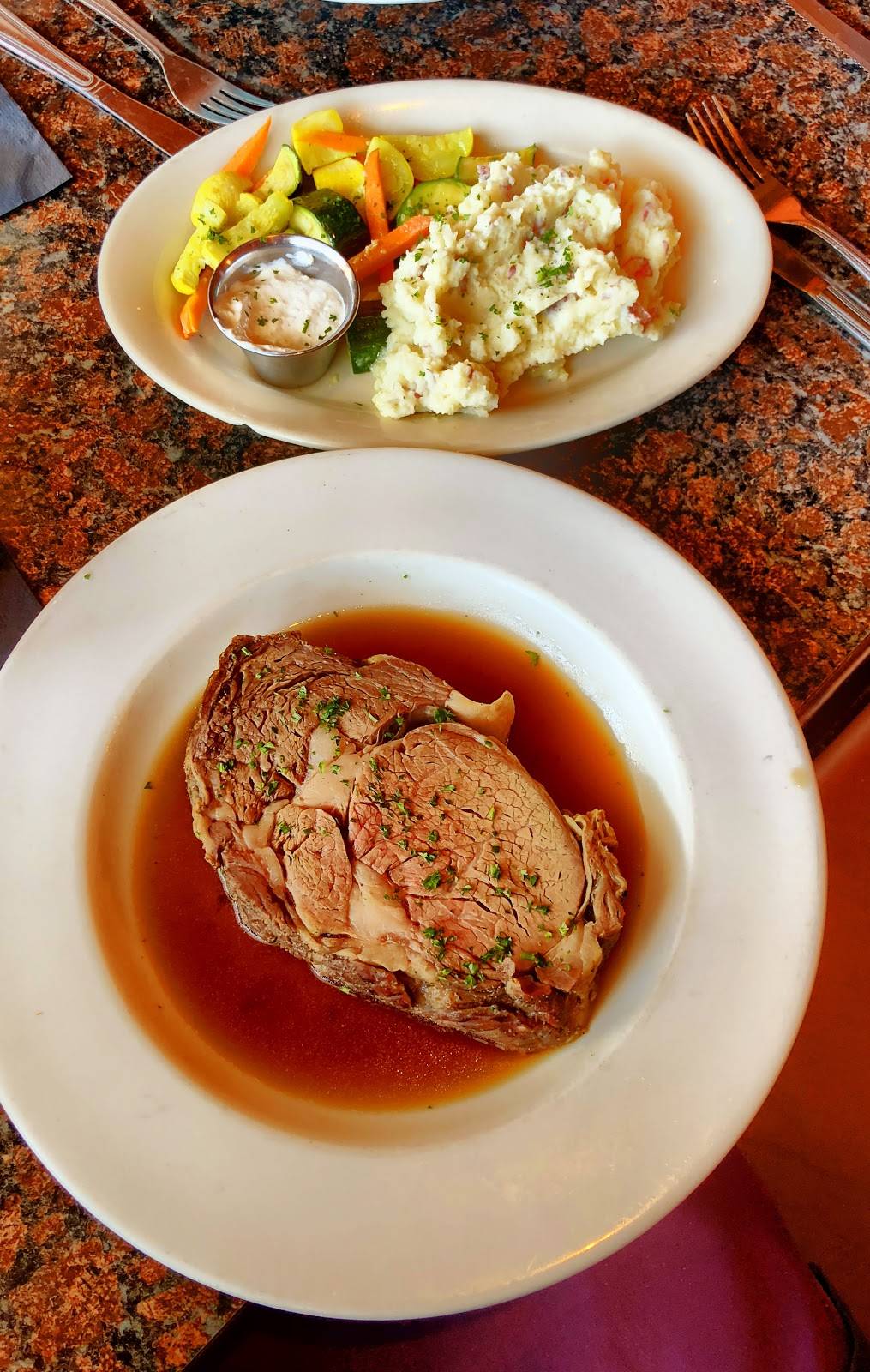 Joeys Bar & Grill | restaurant | 344 Chandler St, Worcester, MA 01602, USA | 5087973800 OR +1 508-797-3800