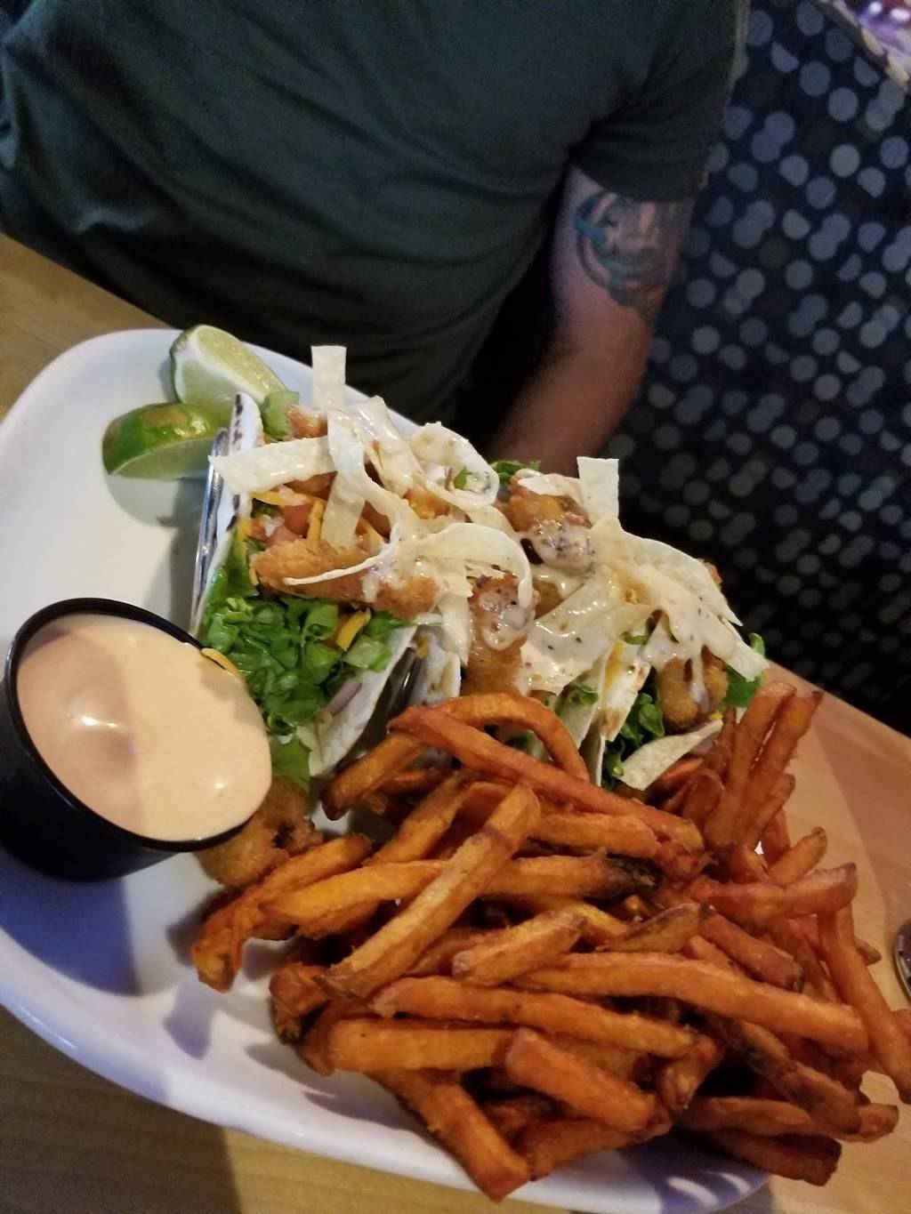 Boston Pizza | restaurant | 2051 Rue Nobel, Sainte-Julie, QC J3E 1Z8, Canada | 4506490018 OR +1 450-649-0018