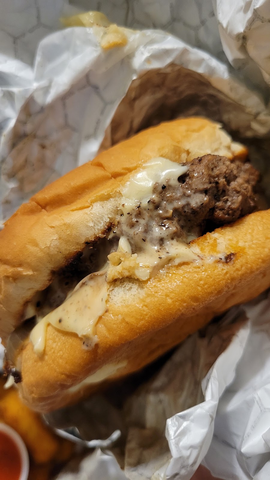 Yalla Burgers & Wings Halal (Guadalupe) | restaurant | 2819 Guadalupe St, Austin, TX 78705, USA | 5125205099 OR +1 512-520-5099