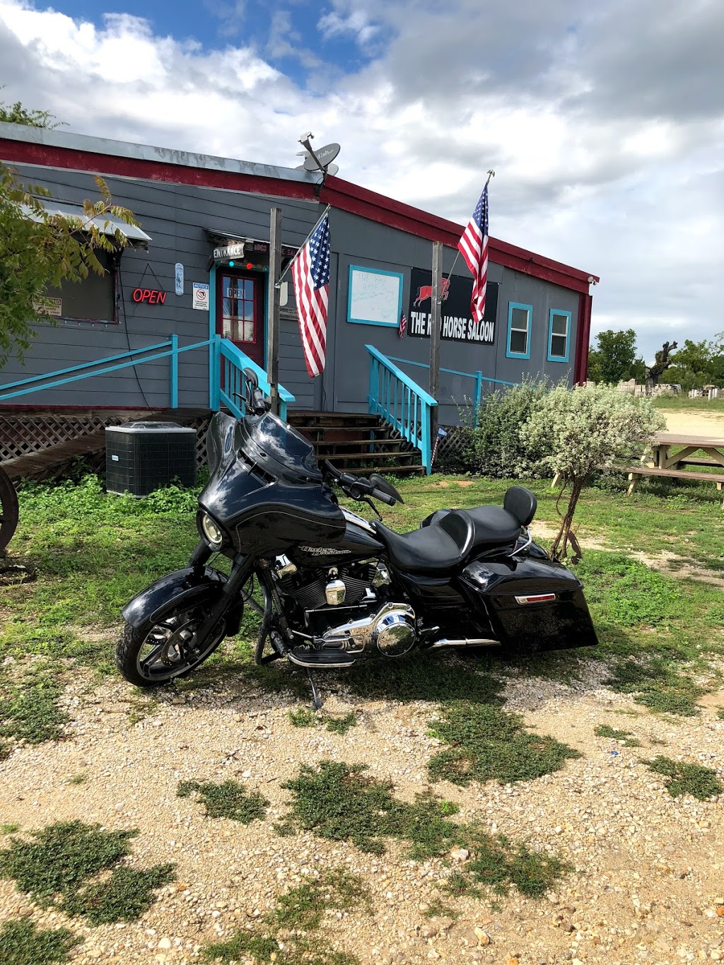 Red Horse Saloon | restaurant | 2440 TX-16, Bandera, TX 78003, USA | 8307963825 OR +1 830-796-3825