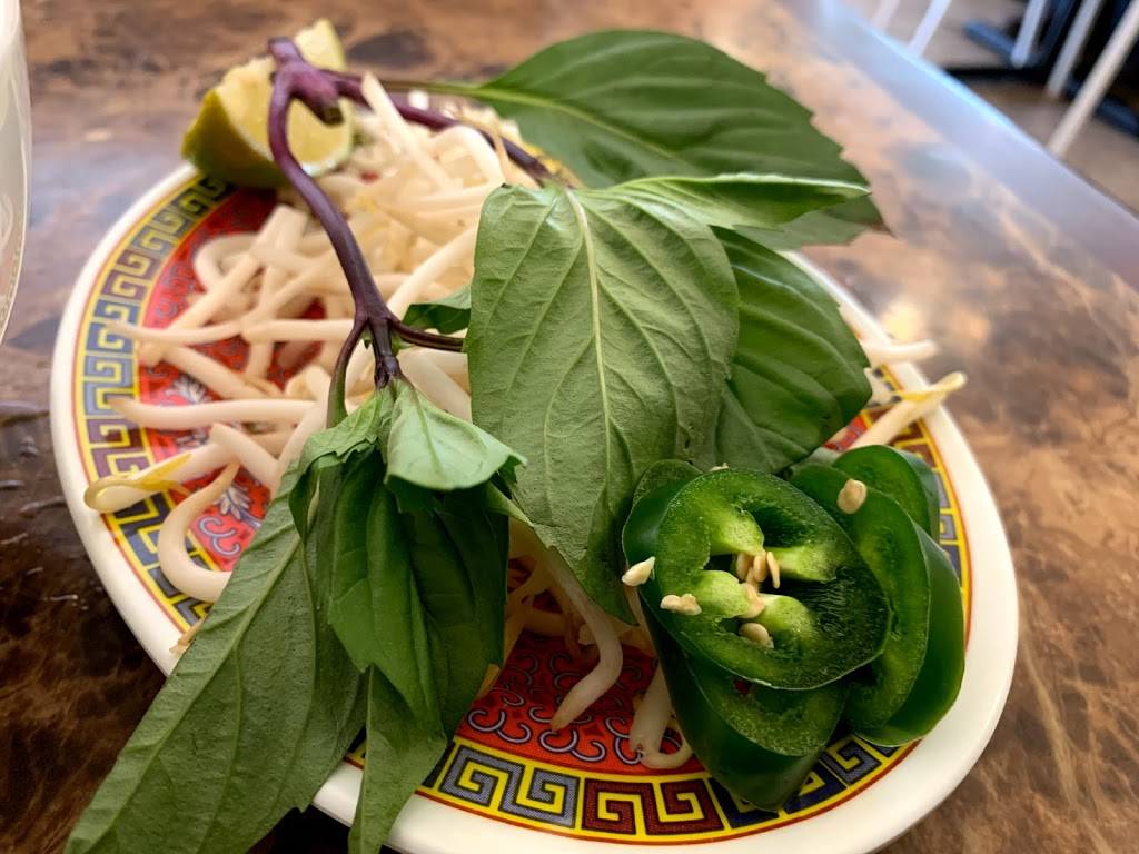 Pho Dinh Restaurant | restaurant | 21831 Marine View Dr S, Des Moines, WA 98198, USA | 2062126553 OR +1 206-212-6553