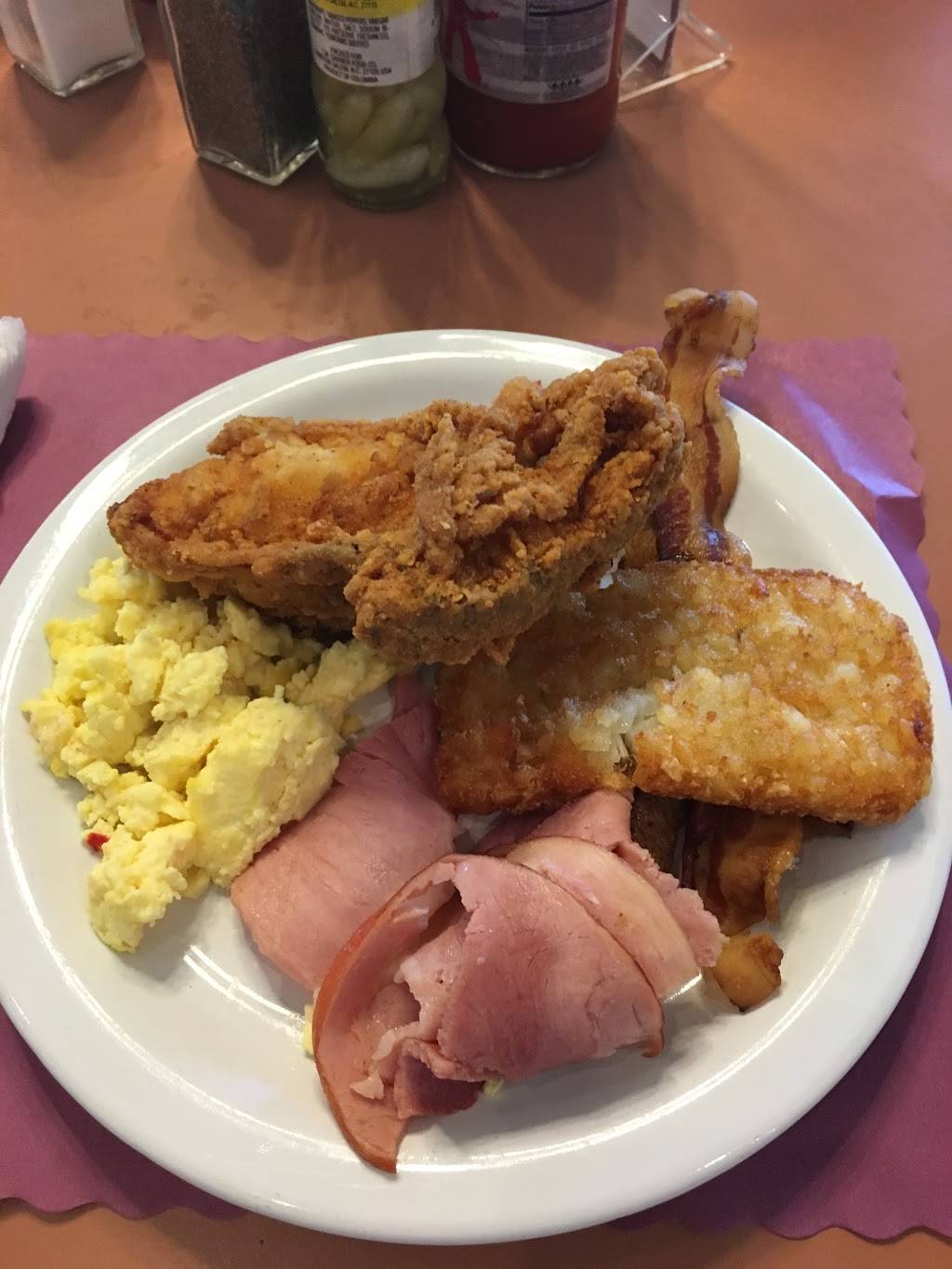 Buddy Freddys | restaurant | 1101 Goldfinch Dr, Plant City, FL 33563, USA | 8137545120 OR +1 813-754-5120