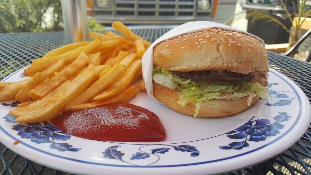 Dans Burger | restaurant | 1155 E 7th St, Long Beach, CA 90813, USA | 5625993639 OR +1 562-599-3639