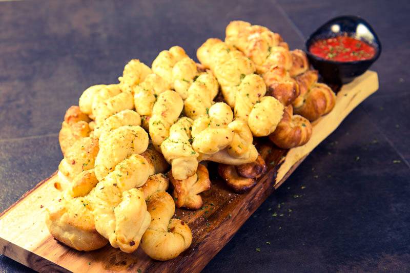 pizzaBOGO | restaurant | 1392 N Portage Path, Akron, OH 44313, USA | 3308657777 OR +1 330-865-7777