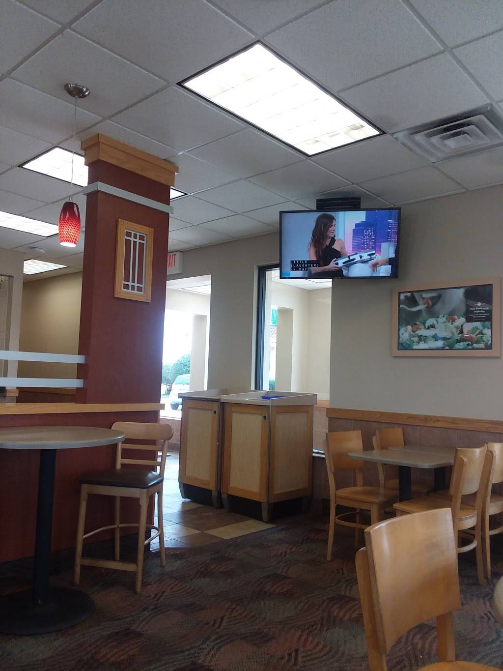 Wendys | restaurant | 6321 Wichita St, Fort Worth, TX 76119, USA | 8175353831 OR +1 817-535-3831