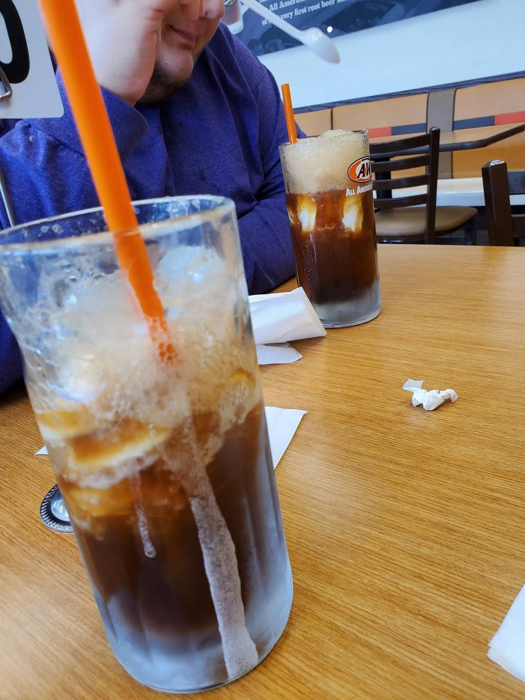 A&W | restaurant | 1025 Lake St, Algoma, WI 54201, USA | 9204878236 OR +1 920-487-8236