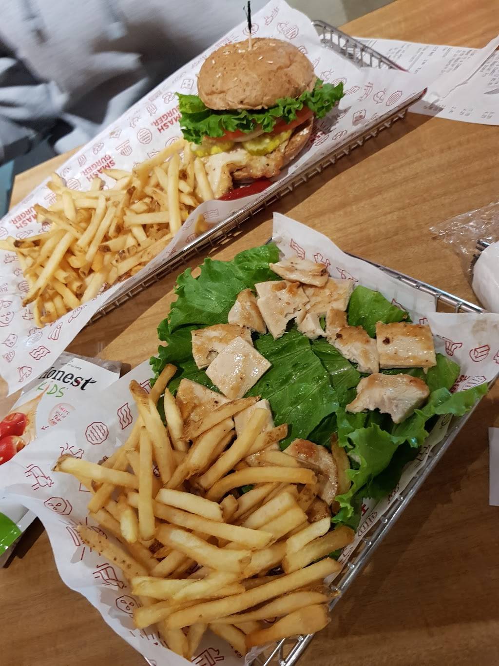 Smashburger | restaurant | 495 Riverside Ave, Medford, MA 02155, USA | 7812195110 OR +1 781-219-5110