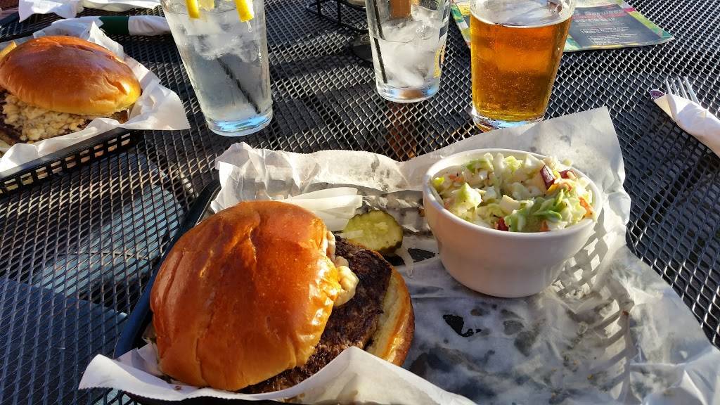 Bull Moose Bar & Grille | restaurant | 202 S Main St, Sandwich, IL 60548, USA | 8157868002 OR +1 815-786-8002