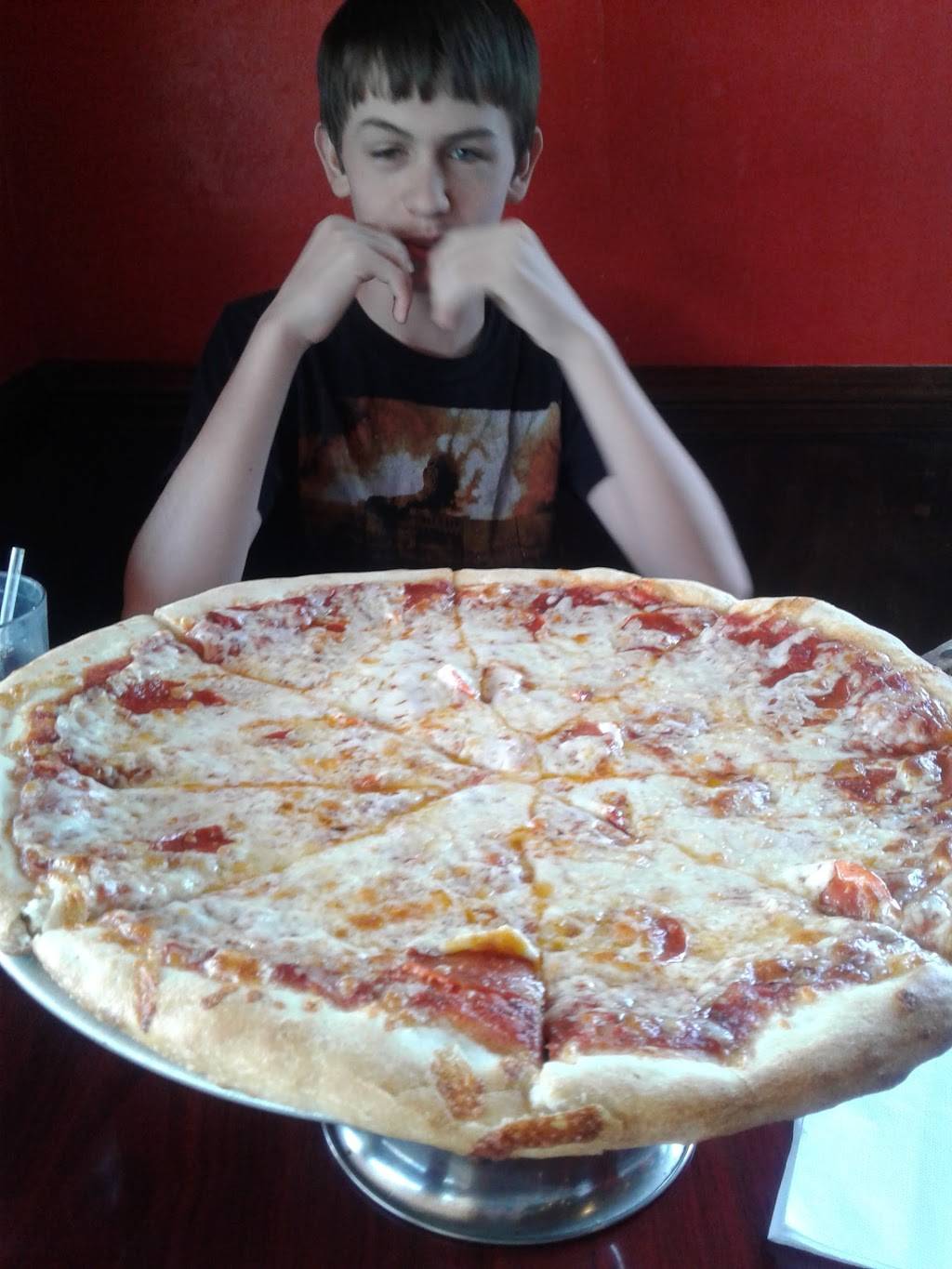 Pinos Pizza | restaurant | 365 King St, Keysville, VA 23947, USA | 4347360072 OR +1 434-736-0072