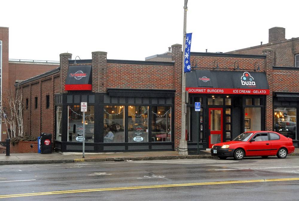 Vibes Gourmet Burgers | restaurant | 25 S Main St, Concord, NH 03301, USA | 6038568671 OR +1 603-856-8671