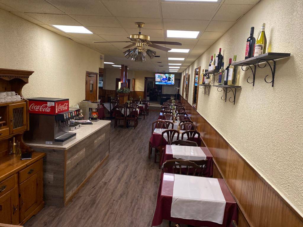 Leontinos Brick Oven | restaurant | 1581 Capitol Ave, Bridgeport, CT 06604, USA | 2037141700 OR +1 203-714-1700