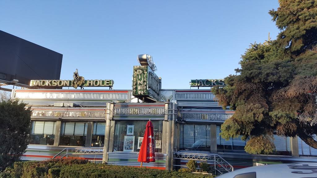Jackson Hole | restaurant | 69-35 Astoria Blvd N, East Elmhurst, NY 11370, USA | 7182047070 OR +1 718-204-7070