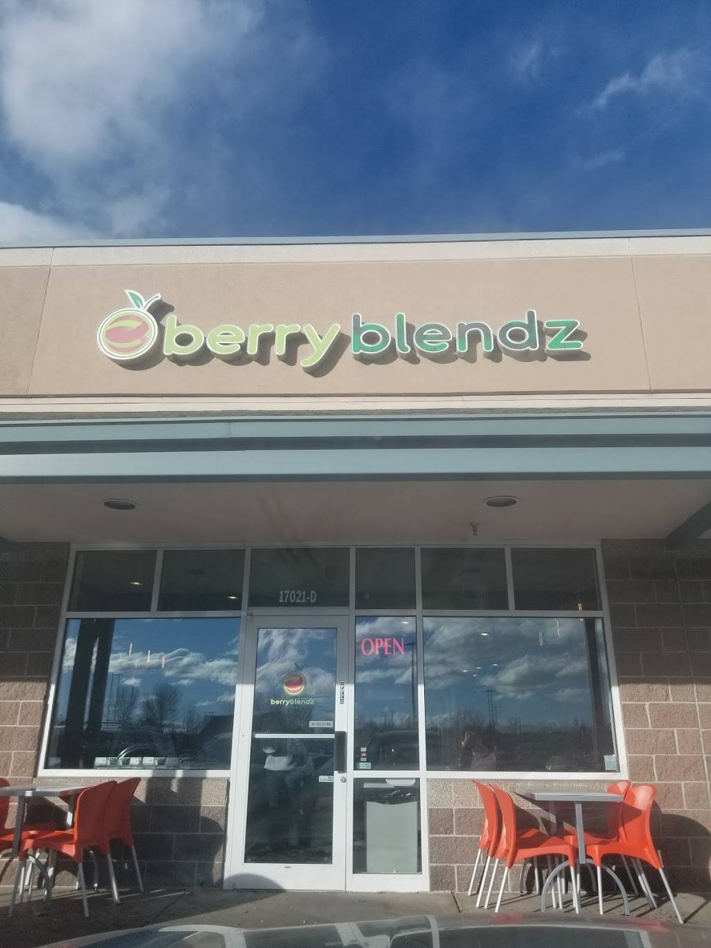 Berry Blendz | restaurant | 17021 Lincoln Ave Unit D, Parker, CO 80134, USA | 3038413801 OR +1 303-841-3801