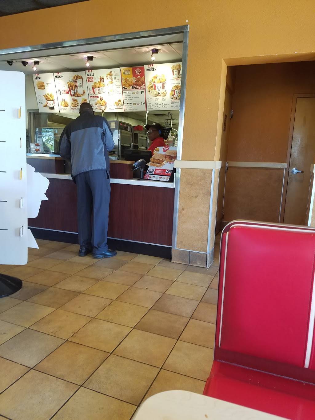 KFC | restaurant | 525 1st St E, Bradenton, FL 34208, USA | 9417467393 OR +1 941-746-7393