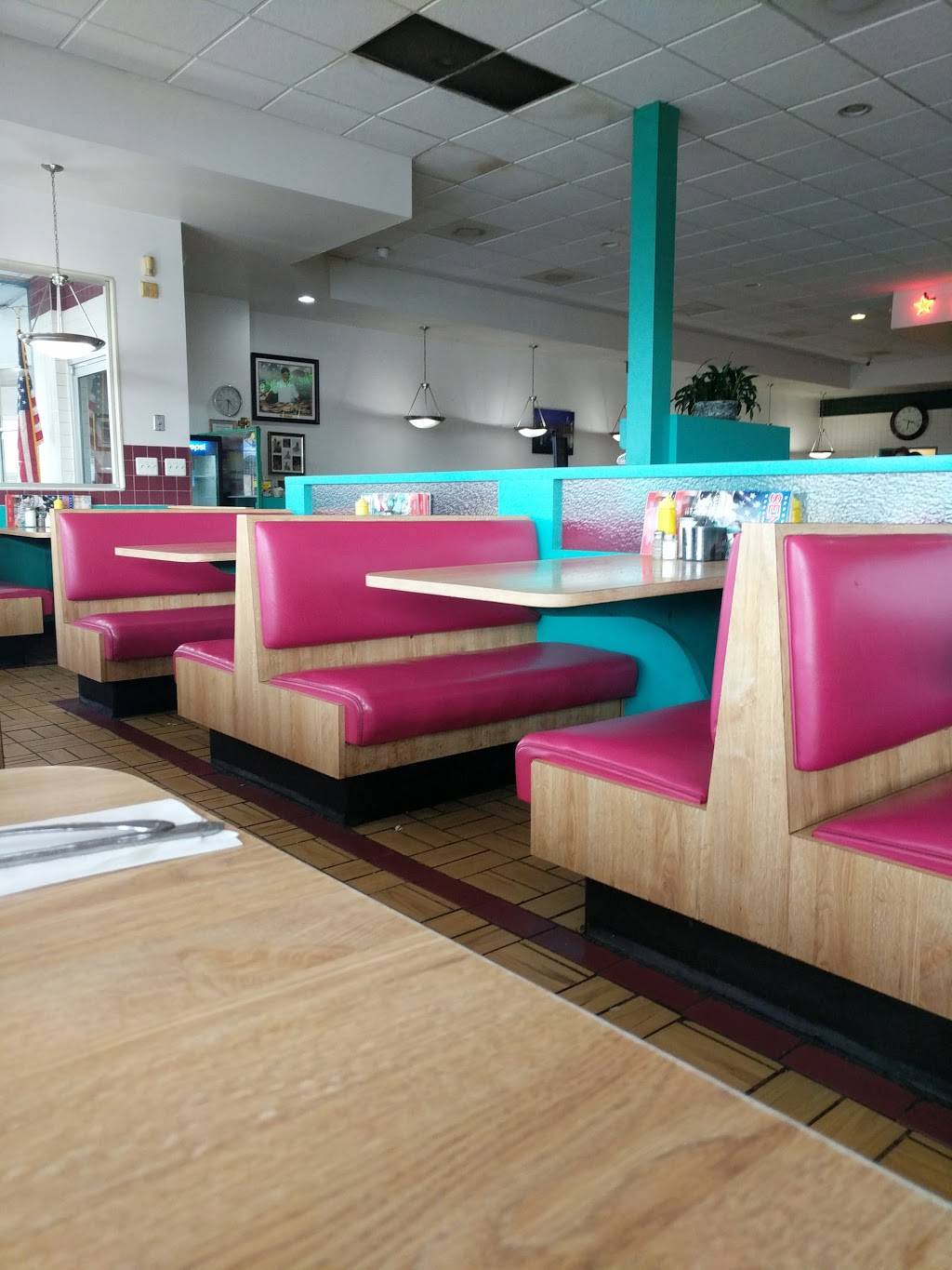 Senate Coney Island | restaurant | 22375 Ecorse Rd, Taylor, MI 48180, USA | 3132921861 OR +1 313-292-1861