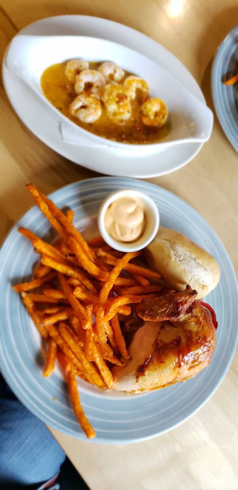 Swiss Chalet | restaurant | 6970 Financial Dr, Mississauga, ON L5N 8J4, Canada | 9055678172 OR +1 905-567-8172