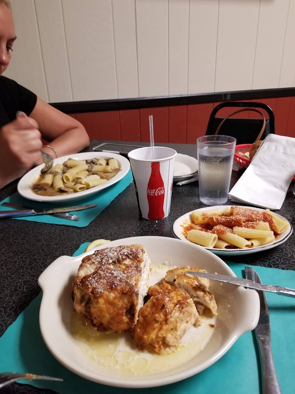 Mikes Kitchen | restaurant | 170 Randall St, Cranston, RI 02920, USA | 4019465320 OR +1 401-946-5320