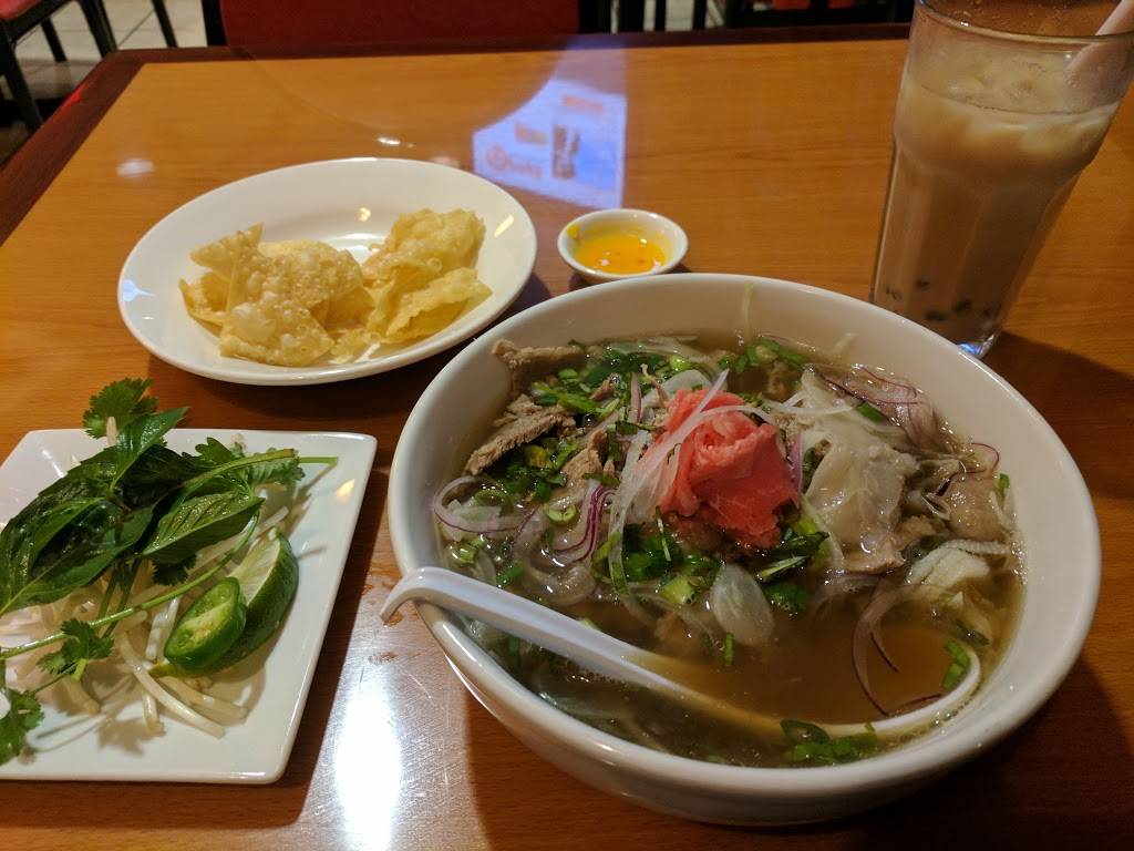 Pho Noodle House & Dragon Wok | restaurant | 2004, 206 W Camp St, East Peoria, IL 61611, USA | 3096995668 OR +1 309-699-5668