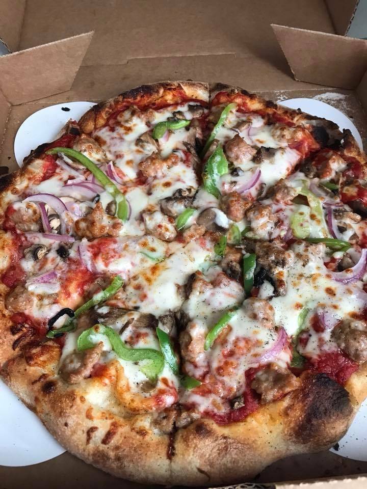 Bella Gusto Restaurant And Italian Market & Pizzeria | restaurant | 29 S Main St, Oconomowoc, WI 53066, USA | 2623543132 OR +1 262-354-3132