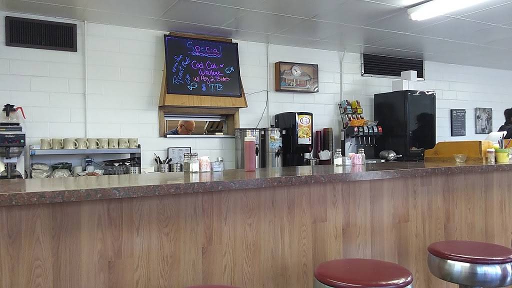 Moores Restaurant | restaurant | 7309 Old St Louis Rd, Belleville, IL 62223, USA | 6183978271 OR +1 618-397-8271