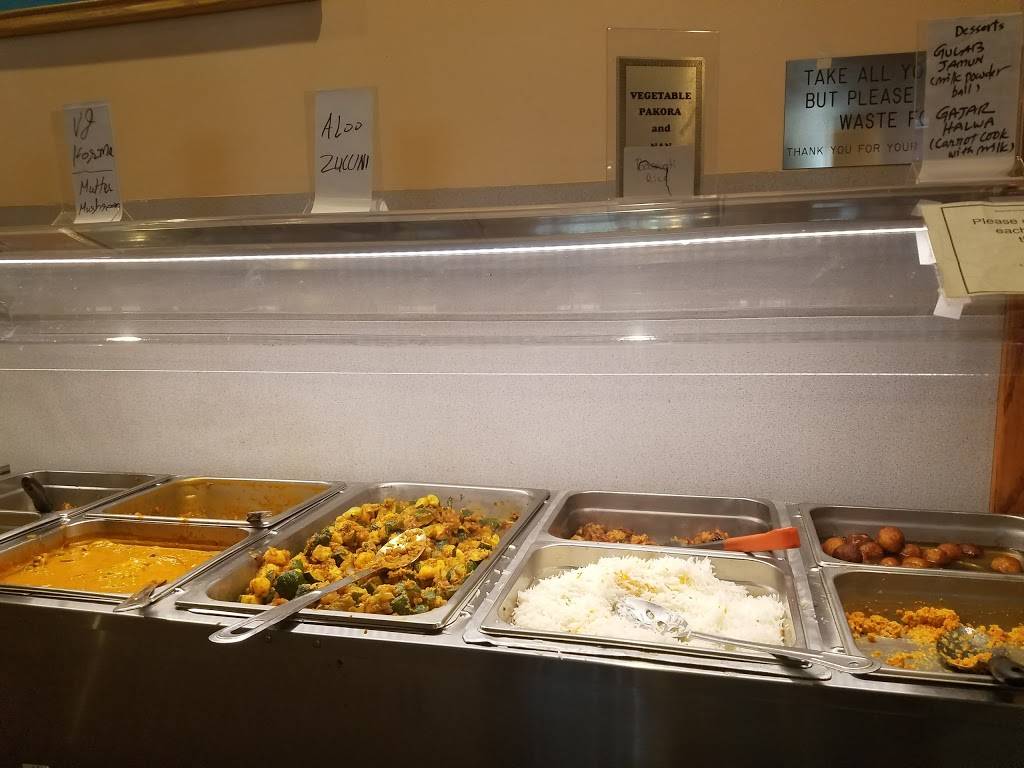 India Palace | restaurant | 129 E 10th St, Lawrence, KS 66044, USA | 7853314300 OR +1 785-331-4300