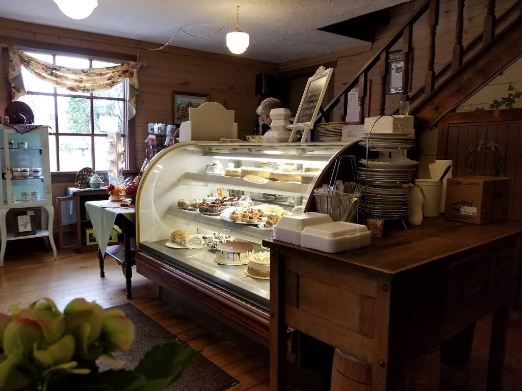 Clementines Victorian Restaurant | restaurant | 8092 Columbia Rd, Olmsted Falls, OH 44138, USA | 4402351223 OR +1 440-235-1223