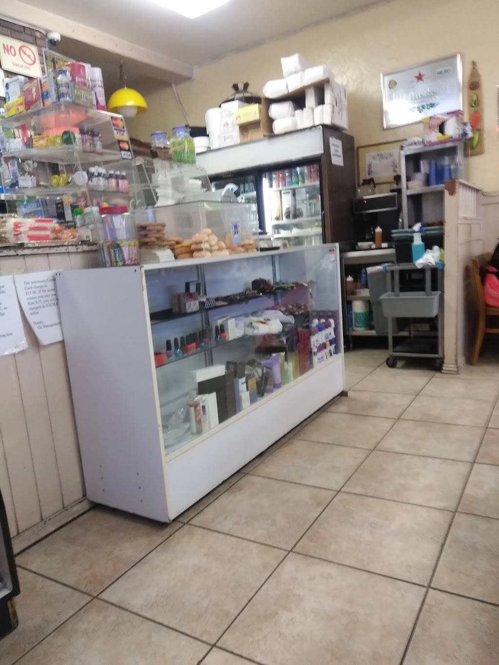 La Carreta Salvadorian Food | restaurant | 7301 Van Nuys Blvd, Van Nuys, CA 91405, USA | 8187860311 OR +1 818-786-0311