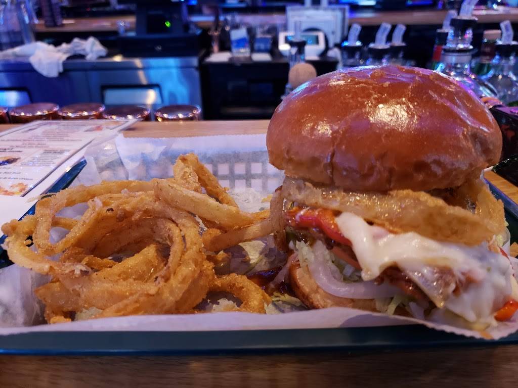 Neighborhood Inn | restaurant | 2322 Hassell Rd, Hoffman Estates, IL 60169, USA | 8478438048 OR +1 847-843-8048