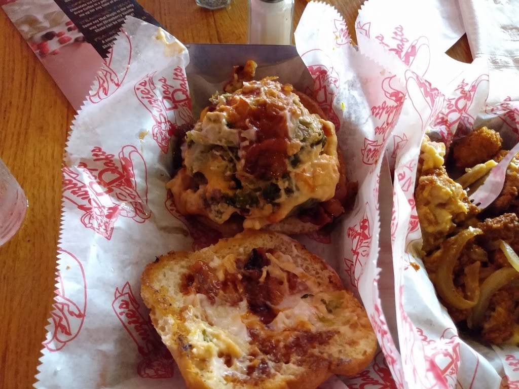 Suzies Dogs And Drafts | restaurant | 34 N Phelps St, Youngstown, OH 44503, USA | 2342289158 OR +1 234-228-9158