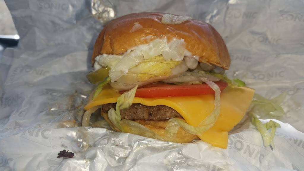 Sonic Drive-In | restaurant | 1090 S Randall Rd, Algonquin, IL 60102, USA | 8474586220 OR +1 847-458-6220